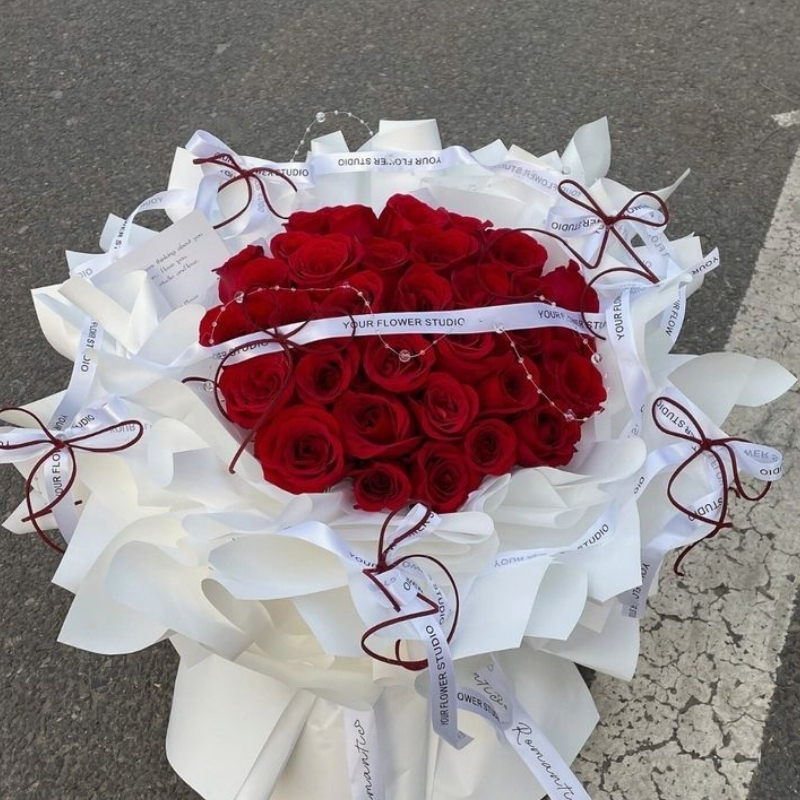 Hoa hồng đỏ - Valentine Trắng 